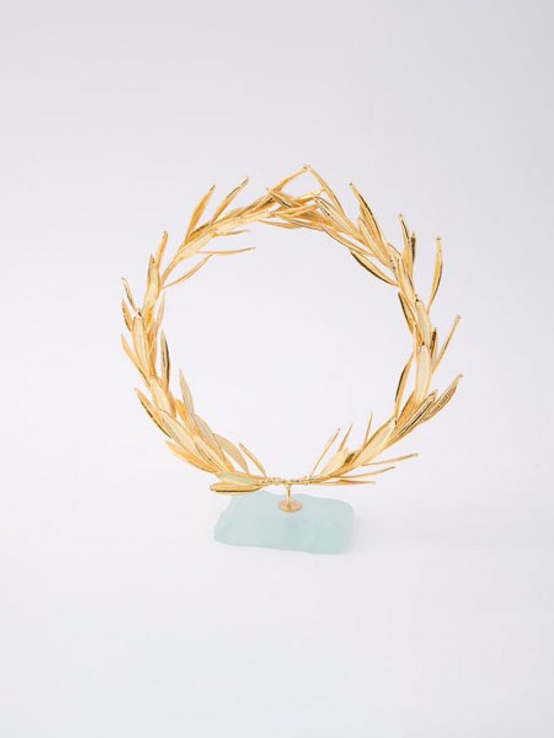 Natural gold olive wreath on base