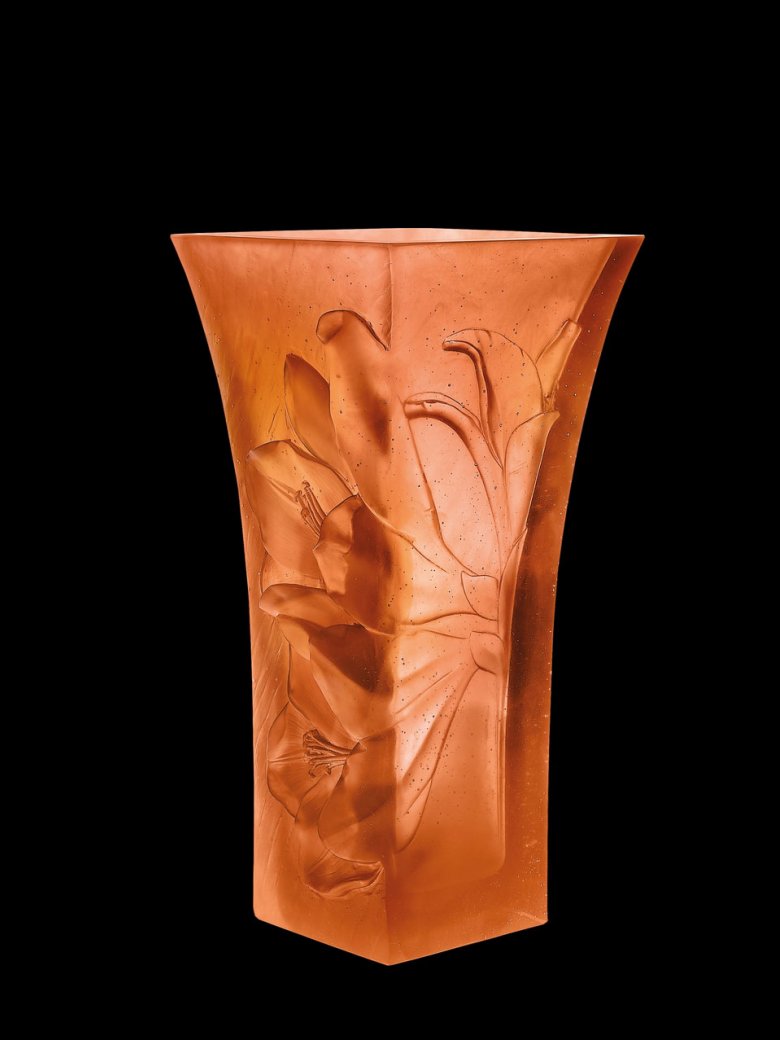 Vase Aux Lys 